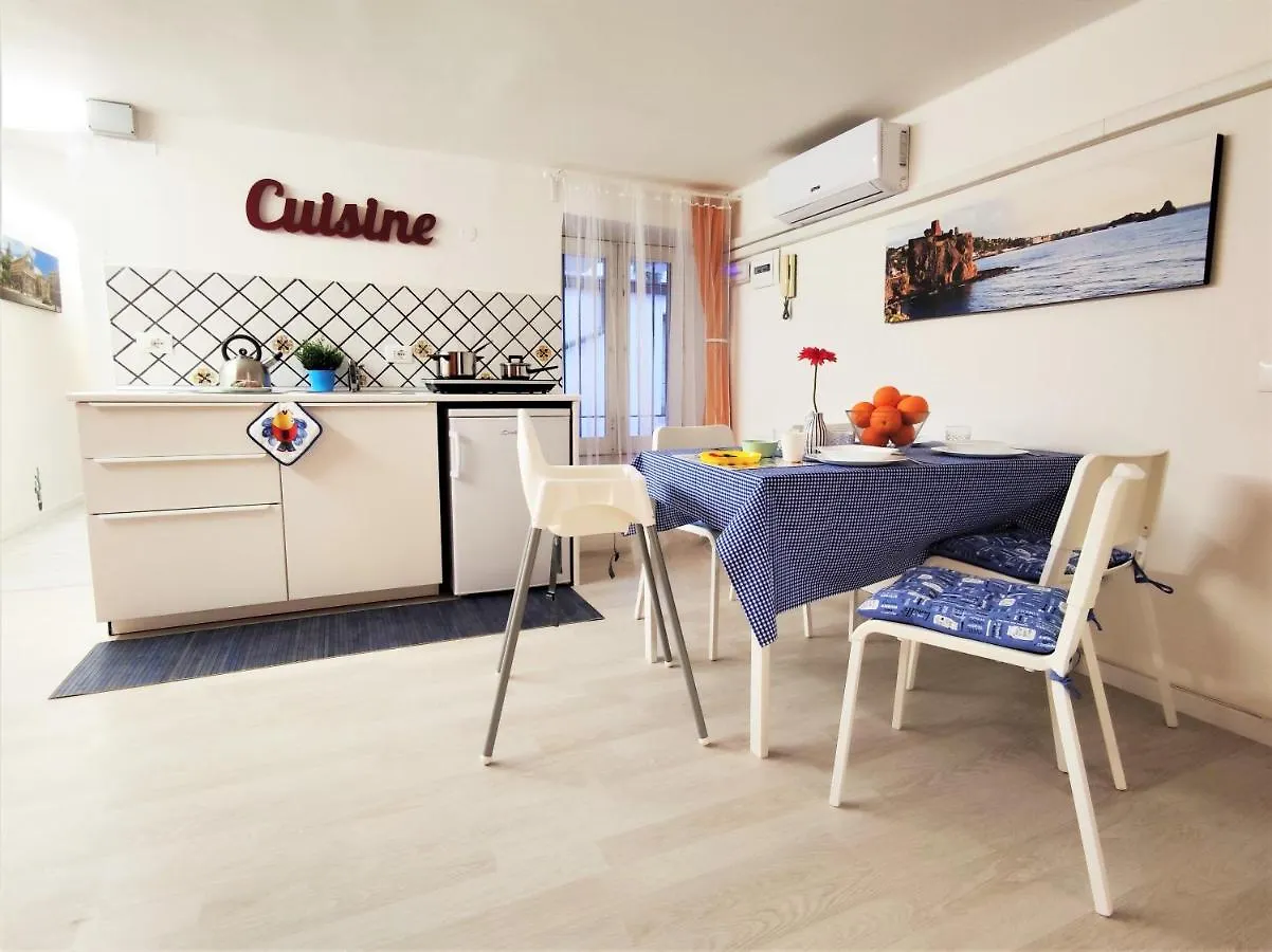 Central Apartments Caronda Mezzanine - Casa Vacanza Catania
